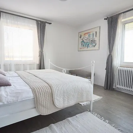 Apartma Μπλεντ