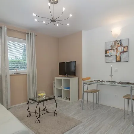 Apartman Apartma *